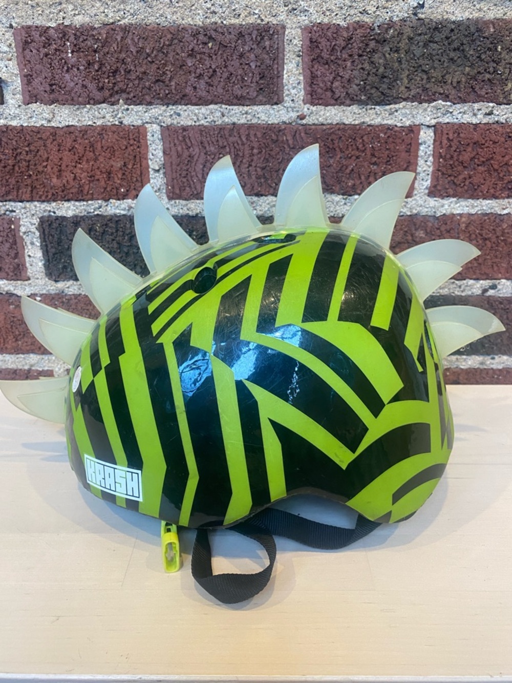 Kids krash Green Mohawk Spike Bike Helmet -